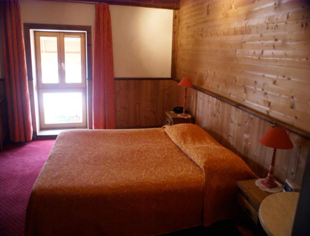 Отель Le Relais De L'Abbaye Турню Номер фото